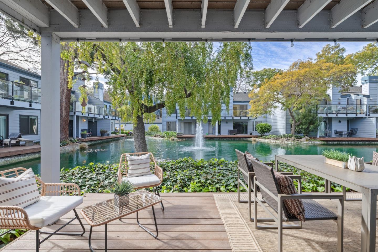 905 West Middlefield Road, Unit 917 Mountain View, CA 94043 - Photo 8 of 26