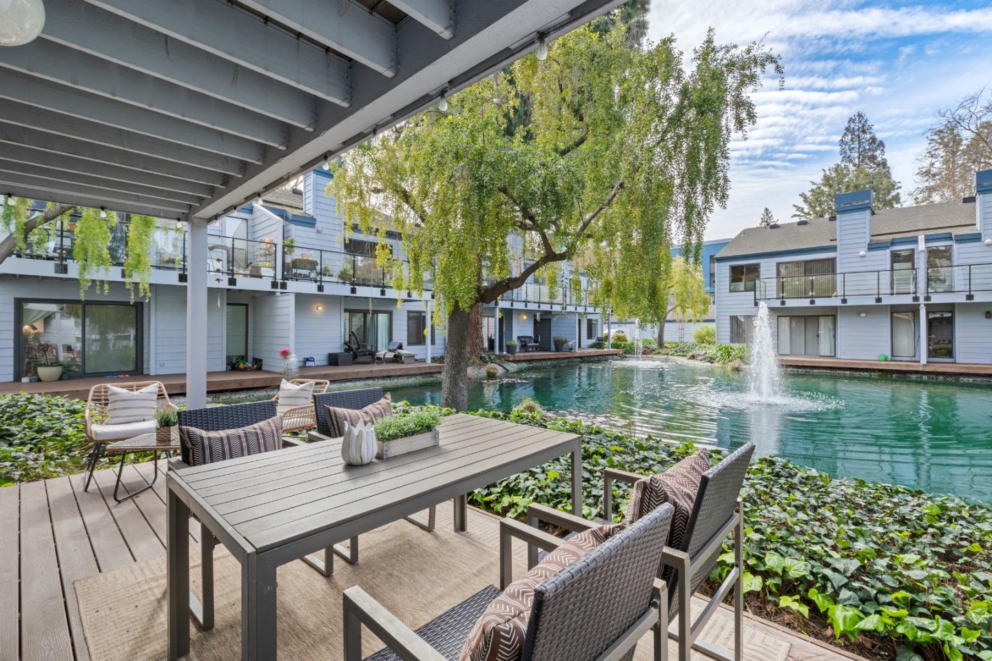 905 West Middlefield Road, Unit 917 Mountain View, CA 94043 - Photo 9 of 26