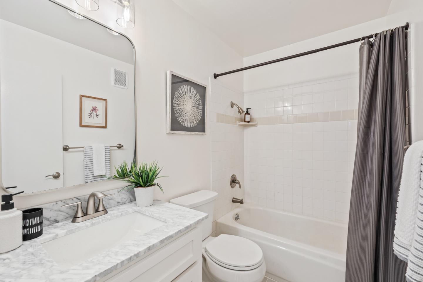 905 West Middlefield Road, Unit 917 Mountain View, CA 94043 - Photo 10 of 26