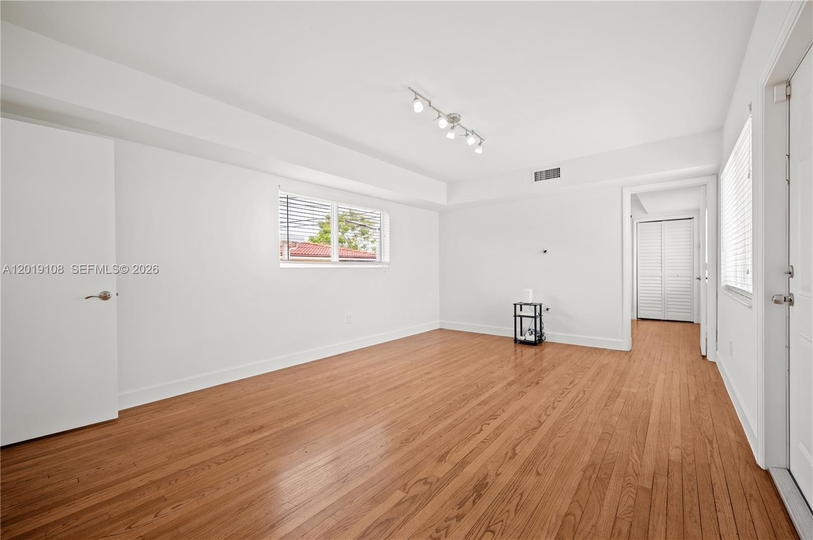 5181 Southwest 5th Street Miami, FL 33134 - Photo 13 of 29