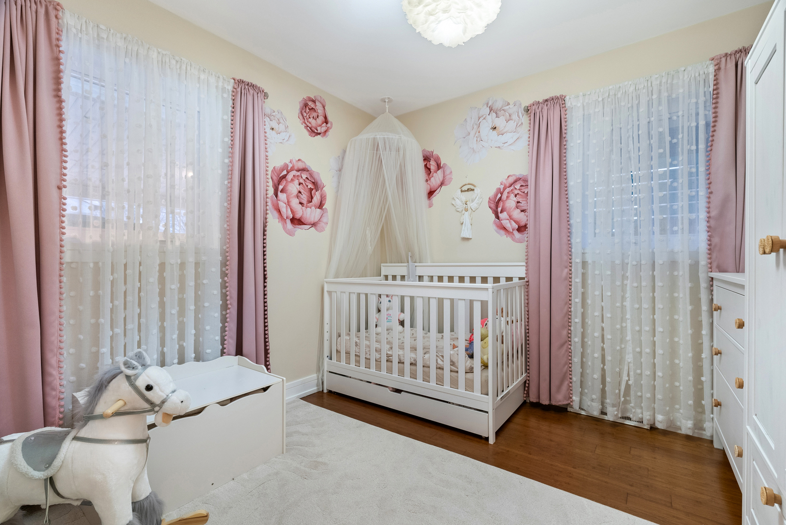 8239 Sayre Avenue Burbank, IL 60459 - Photo 16 of 30 a bedroom with a bed and a window