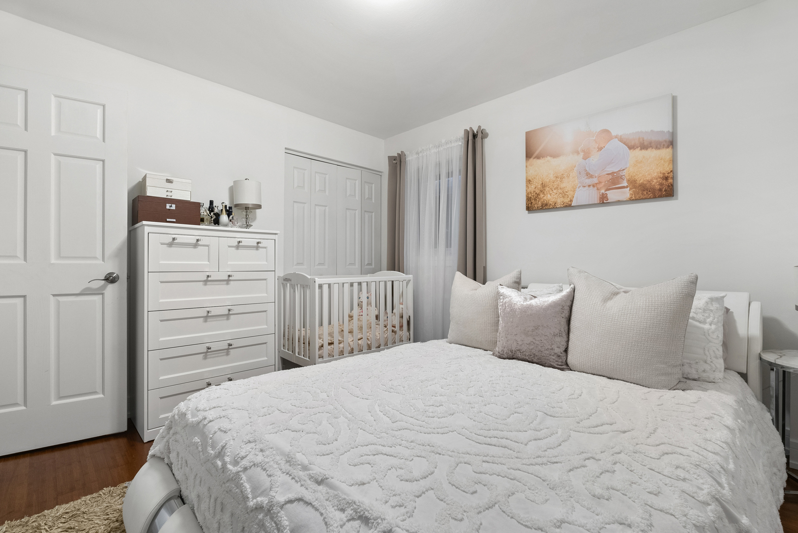 8239 Sayre Avenue Burbank, IL 60459 - Photo 19 of 30 a bedroom with a bed and a window