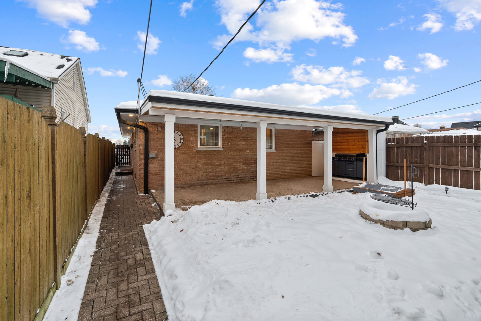 8239 Sayre Avenue Burbank, IL 60459 - Photo 22 of 30 a very nice looking house with a large window