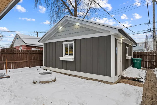 $299,900 | 8239 Sayre Avenue, Burbank, IL 60459