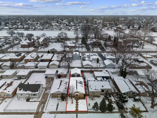 $299,900 | 8239 Sayre Avenue, Burbank, IL 60459