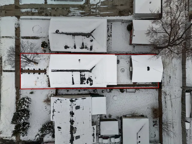 $299,900 | 8239 Sayre Avenue, Burbank, IL 60459