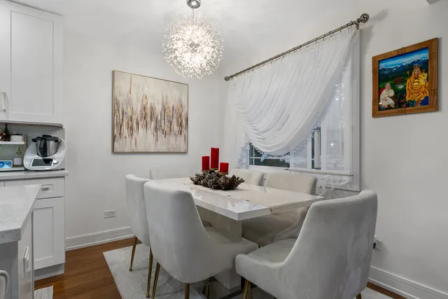 $299,900 | 8239 Sayre Avenue, Burbank, IL 60459