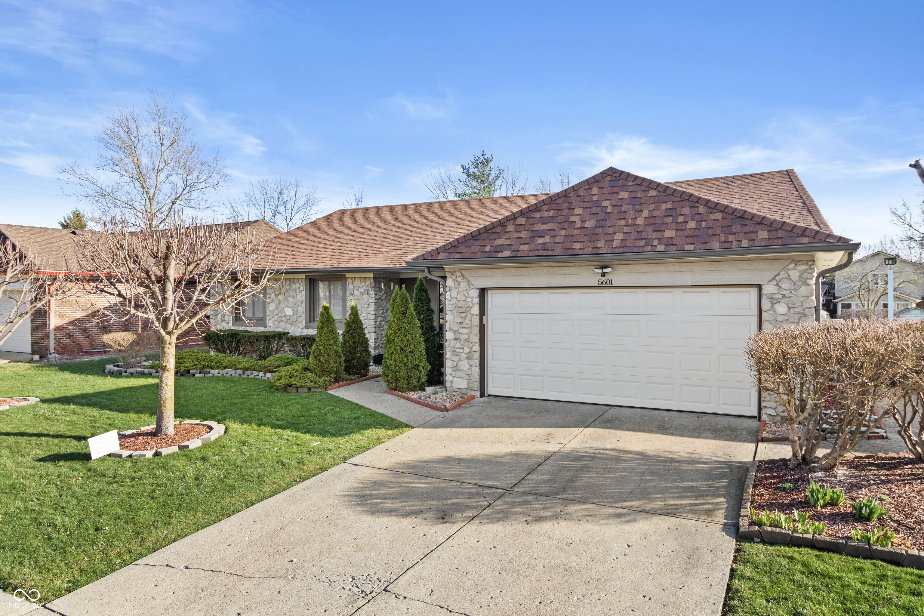5601 Riva Ridge Drive Indianapolis, IN 46237 - Photo 2 of 43