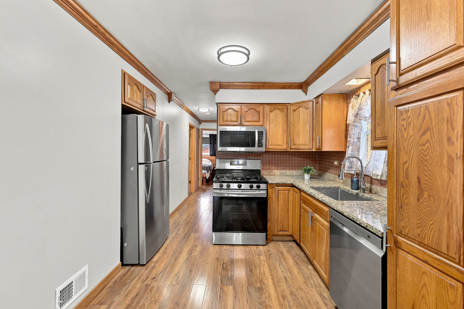 11157 South Spaulding Avenue Chicago, IL 60655 - Photo 6 of 21