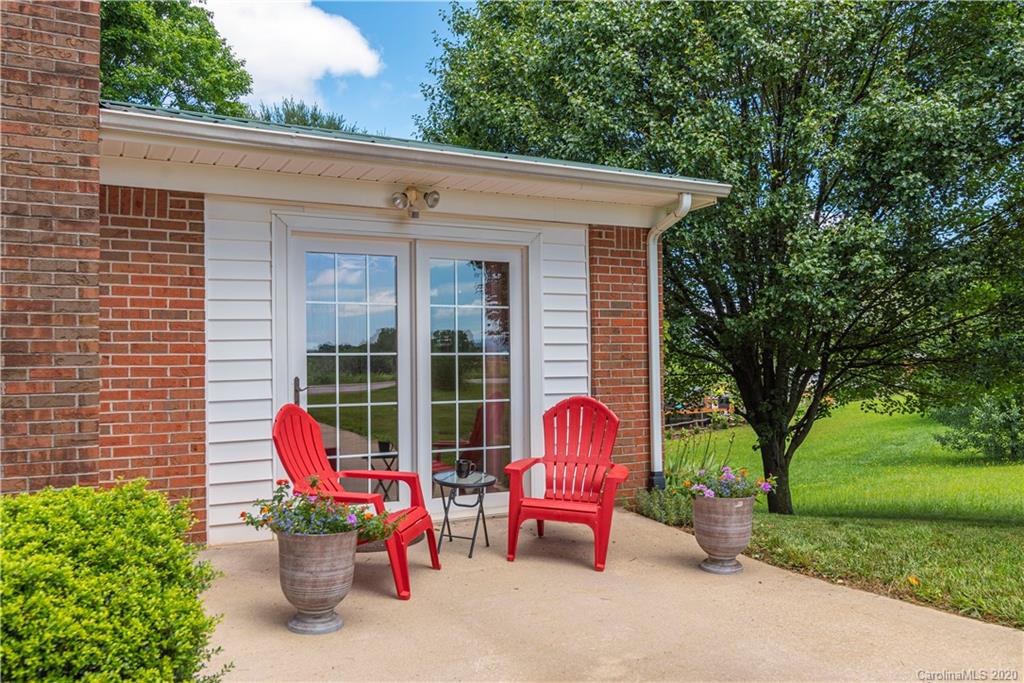 521 Alexander Road Alexander, NC 28701 - Photo 3 of 28 Gallery Image 3