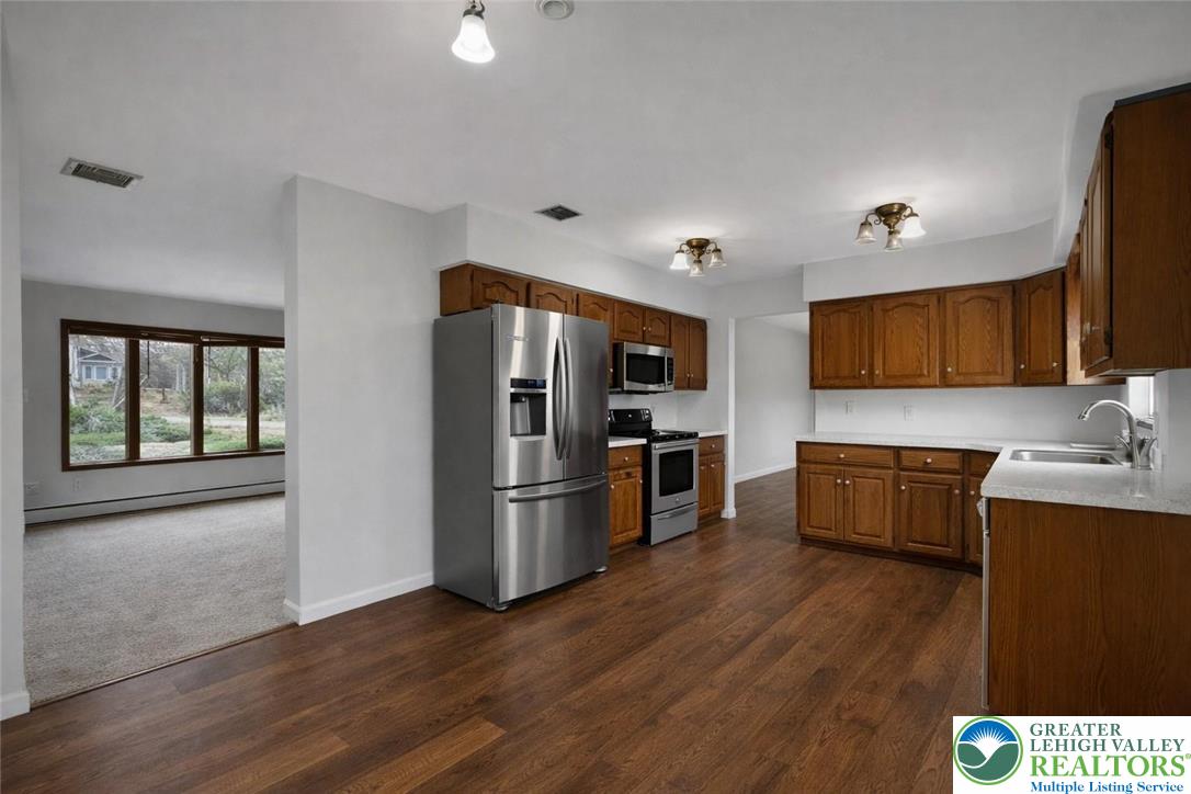 6594 Memorial Road Germansville, PA 18053 - Photo 27 of 49 Kitchen AI