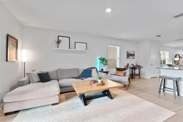 $393,000 | 10918 Trailing Vine Drive, Tampa, FL 33610