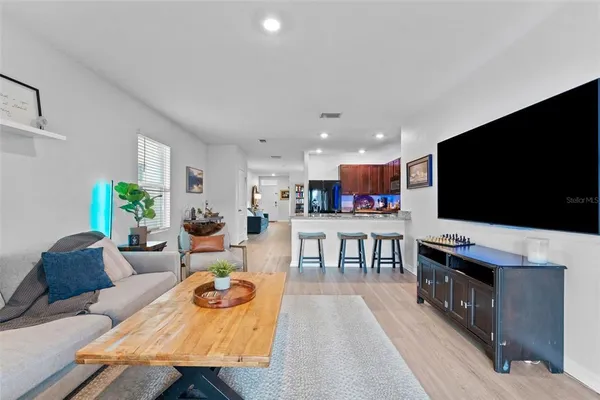 $393,000 | 10918 Trailing Vine Drive, Tampa, FL 33610