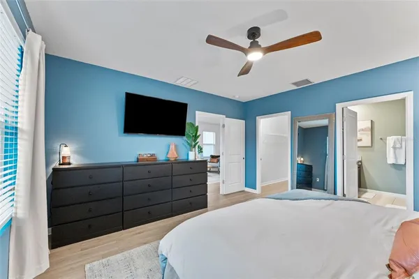 $393,000 | 10918 Trailing Vine Drive, Tampa, FL 33610