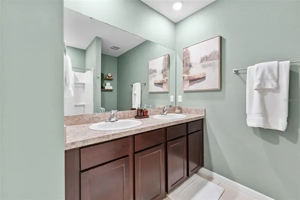 $393,000 | 10918 Trailing Vine Drive, Tampa, FL 33610