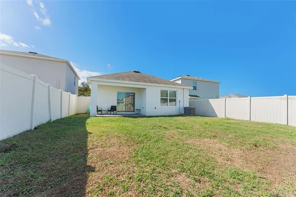 $393,000 | 10918 Trailing Vine Drive, Tampa, FL 33610