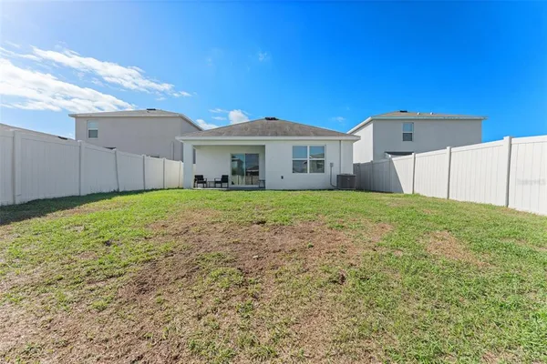 $393,000 | 10918 Trailing Vine Drive, Tampa, FL 33610