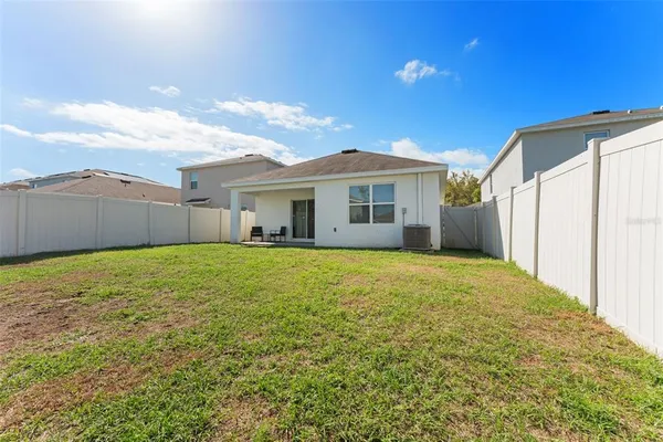 $393,000 | 10918 Trailing Vine Drive, Tampa, FL 33610