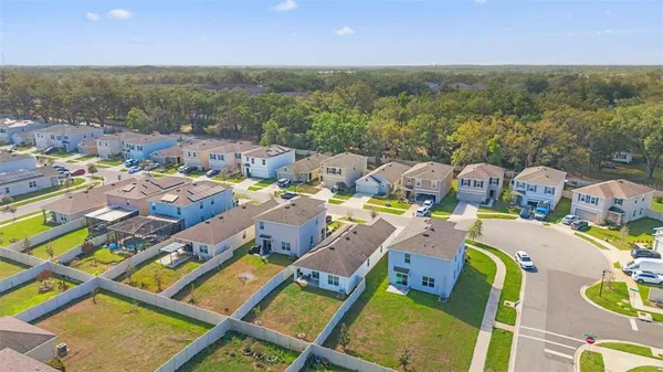 $393,000 | 10918 Trailing Vine Drive, Tampa, FL 33610