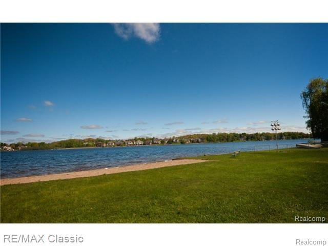 1406 Nightingale Road Wixom, MI 48393 - Photo 11 of 11 GetMedia 2.jpg