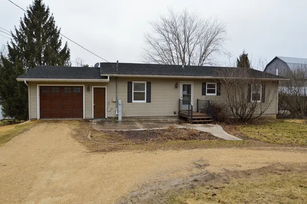 $254,900 | 11709 Co Hwy VV, Cassville, WI 53806