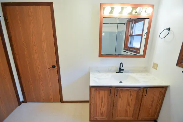 $254,900 | 11709 Co Hwy VV, Cassville, WI 53806