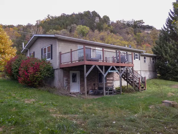 $254,900 | 11709 Co Hwy VV, Cassville, WI 53806