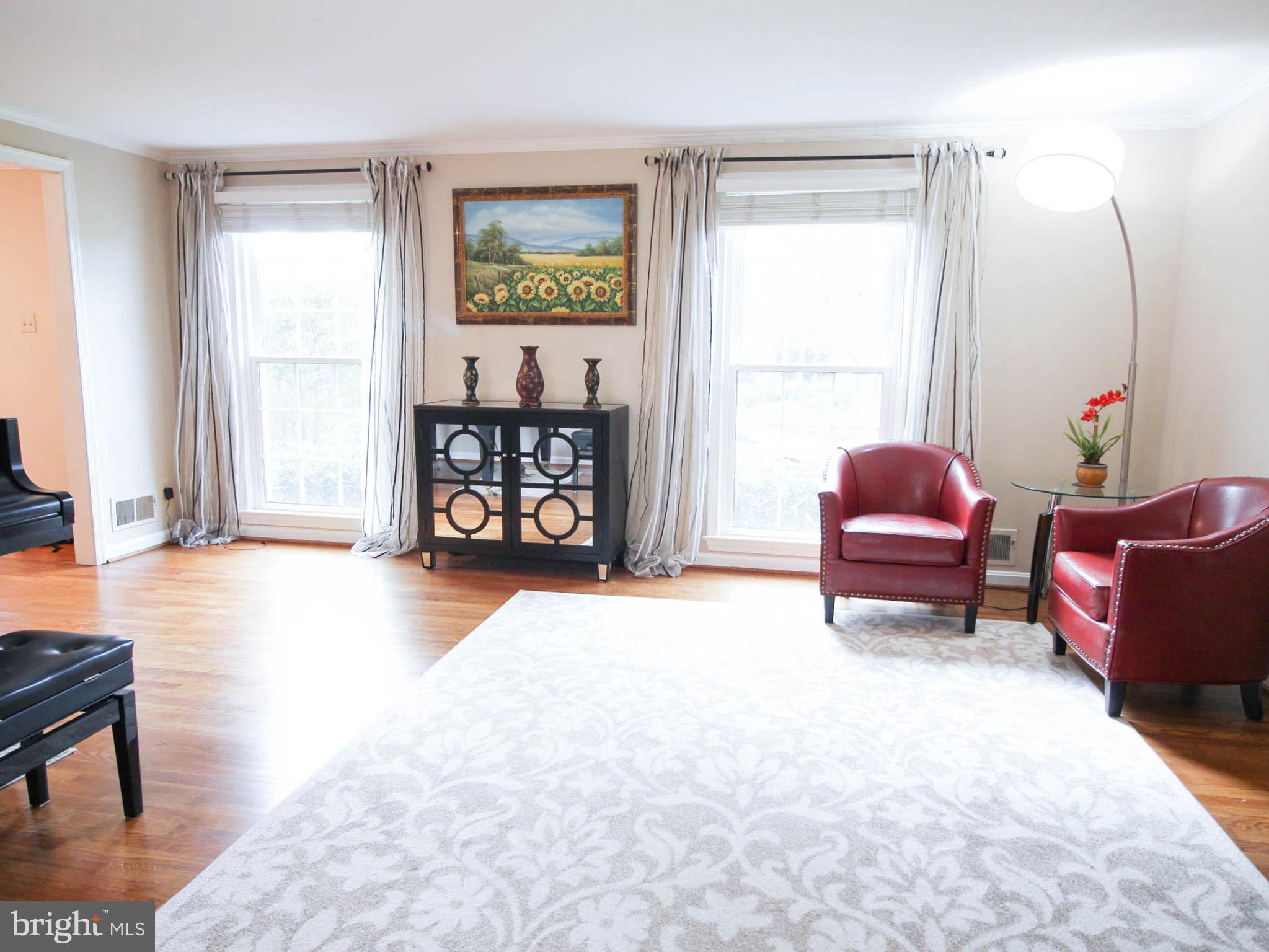 12429 Over Ridge Road Rockville, MD 20854 - Photo 5 of 40