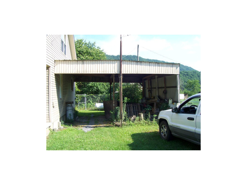 6775 Hayters Gap Road Saltville, VA 24370 - Photo 4 of 13 Photo 4