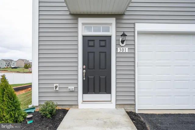 a view of yard with ocean view