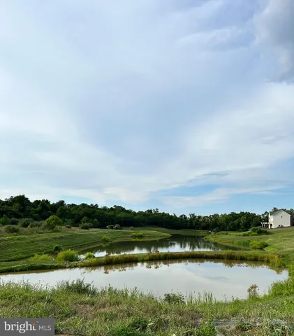 $2,100 | 301 Hillsdale Place, Martinsburg, WV 25403