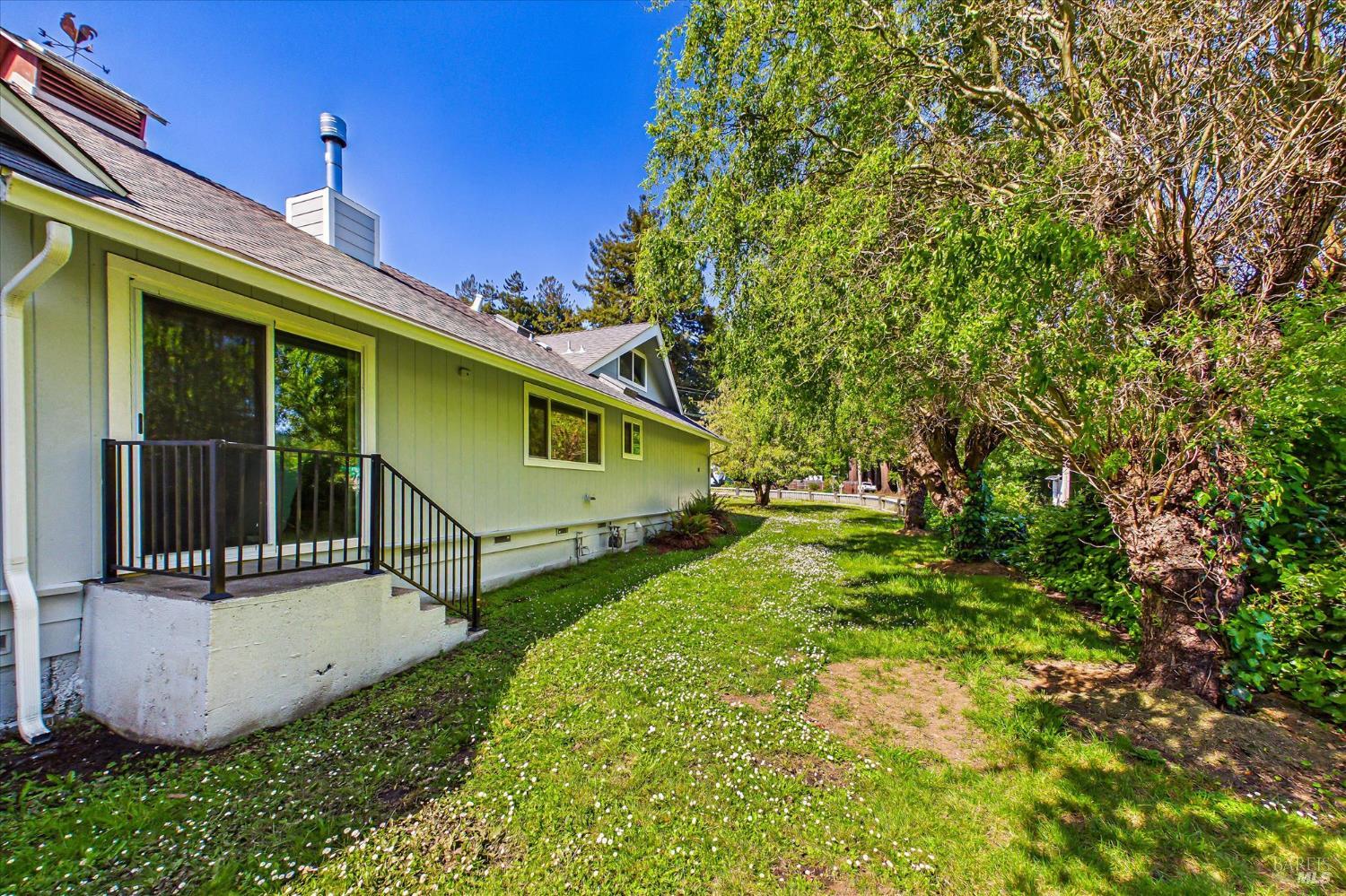 305 Belleview Avenue Rio Dell, CA 95562 - Photo 66 of 76 a front view of a house with garden