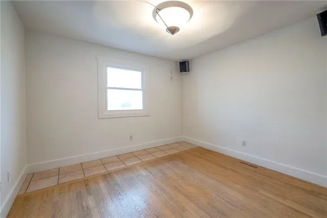 $200,000 | 21607 West 178th Terrace, Olathe, KS 66062