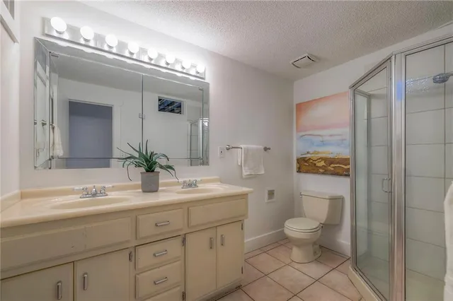 $200,000 | 21607 West 178th Terrace, Olathe, KS 66062