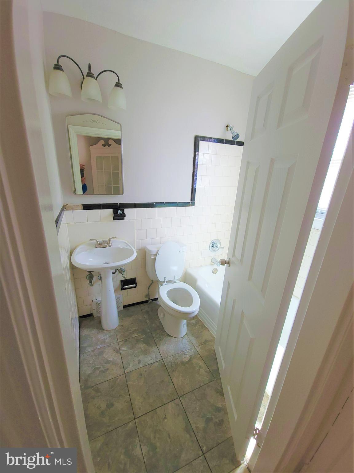 5806 The Alameda Baltimore, MD 21239 - Photo 15 of 21