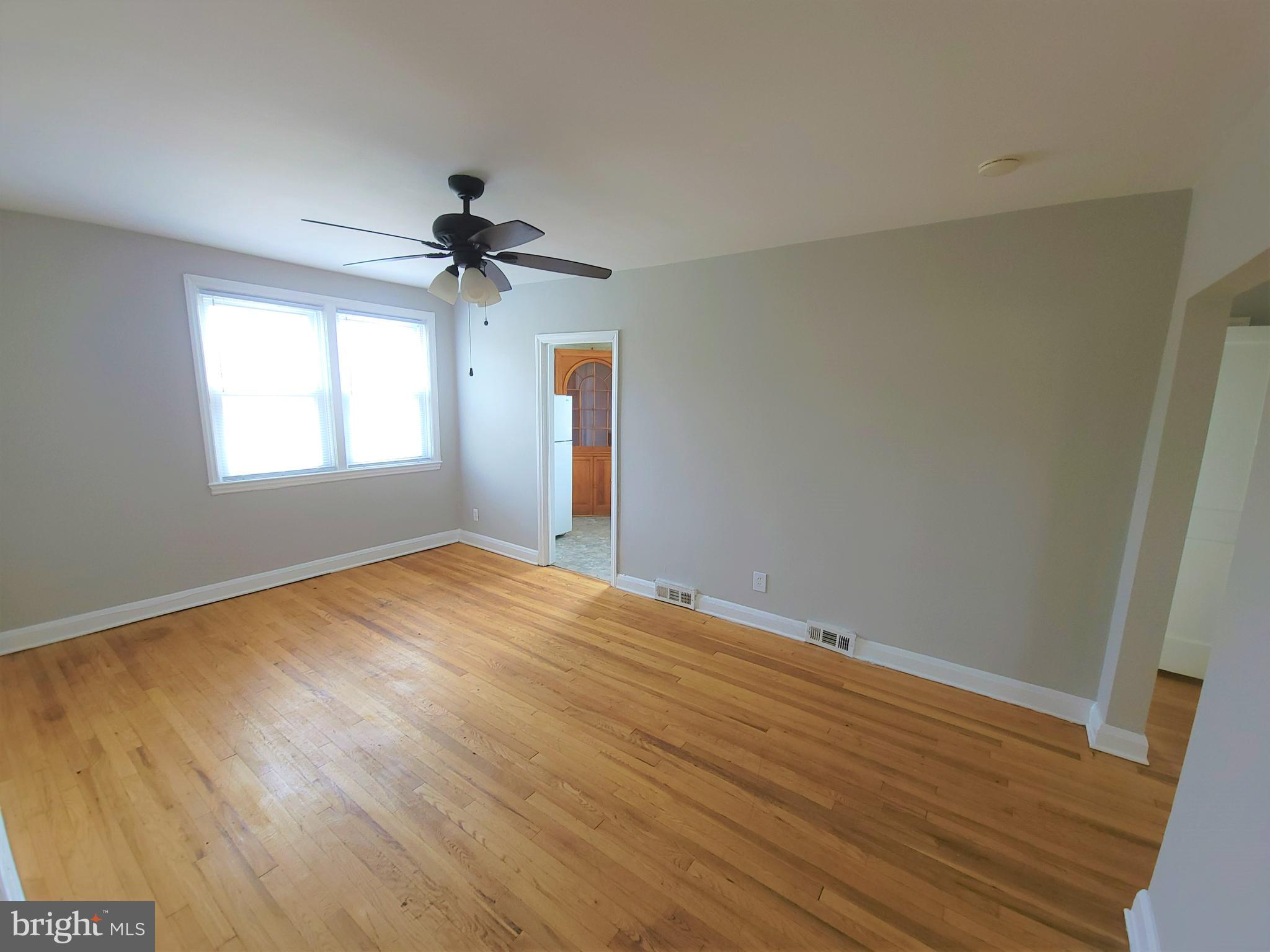 5806 The Alameda Baltimore, MD 21239 - Photo 2 of 21