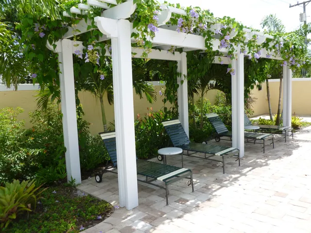 $365,000 | 20 Southeast Turtle Creek Drive, Unit F, Tequesta, FL 33469