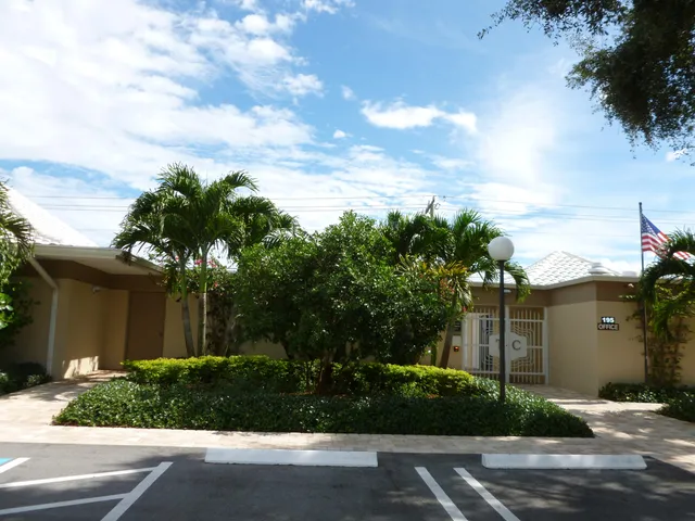 $375,000 | 20 Southeast Turtle Creek Drive, Unit F, Tequesta, FL 33469