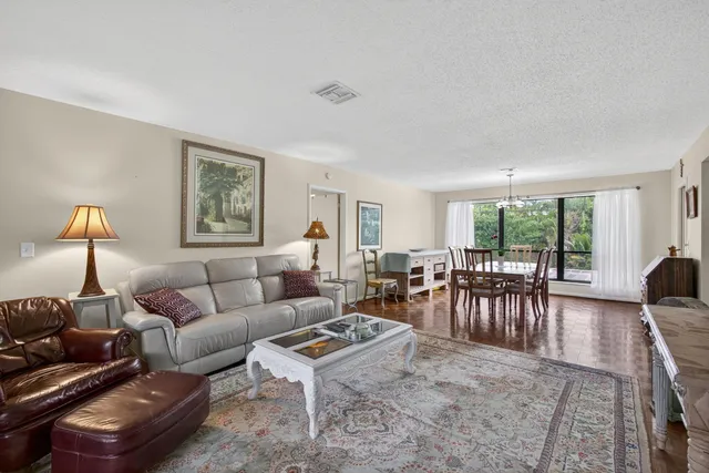 $365,000 | 20 Southeast Turtle Creek Drive, Unit F, Tequesta, FL 33469