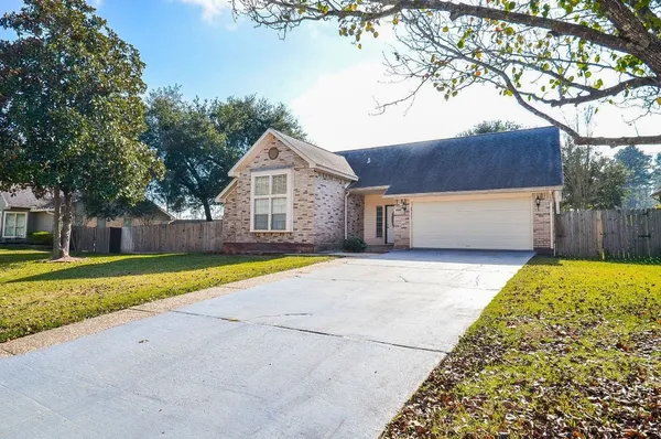 $2,000 | 155 April Waters West, Conroe, TX 77356