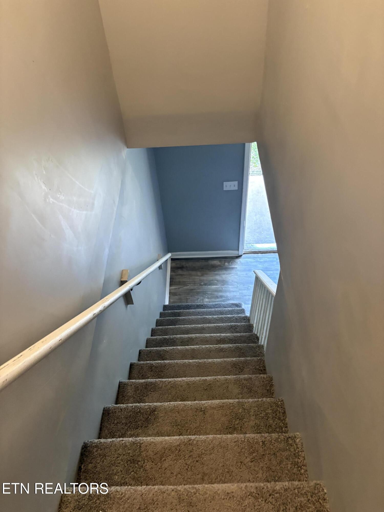123 Tub Springs Road, Unit 3 Harriman, TN 37748 - Photo 5 of 11 a view of entryway