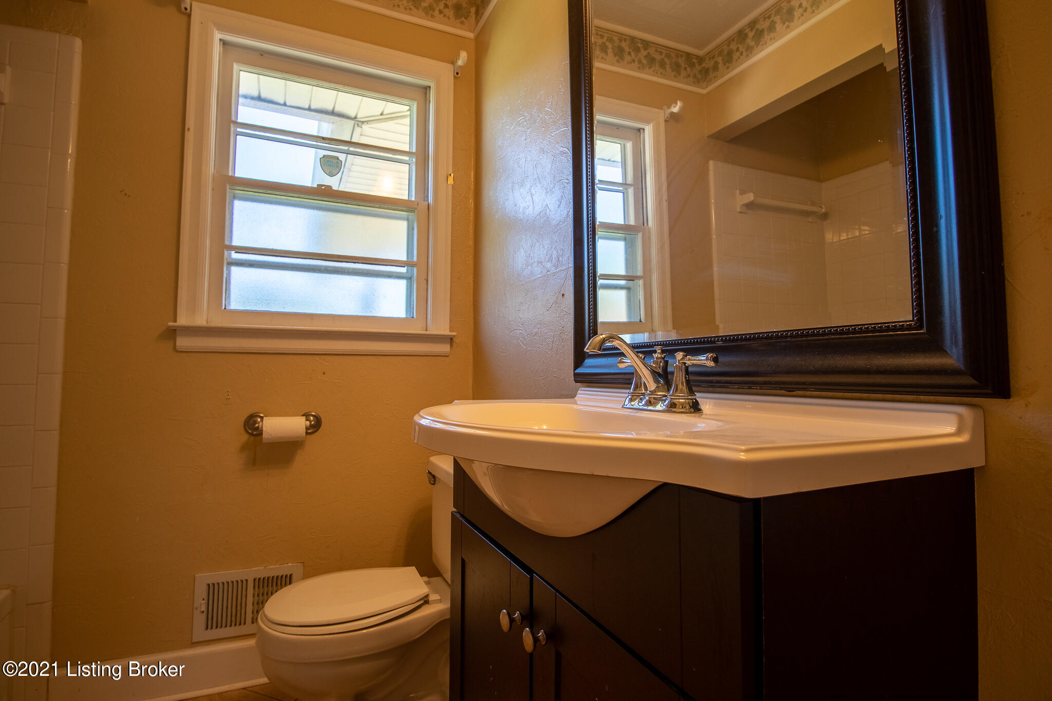 8703 Terry Road Louisville, KY 40258 - Photo 14 of 25 8703 Terry Rd-16