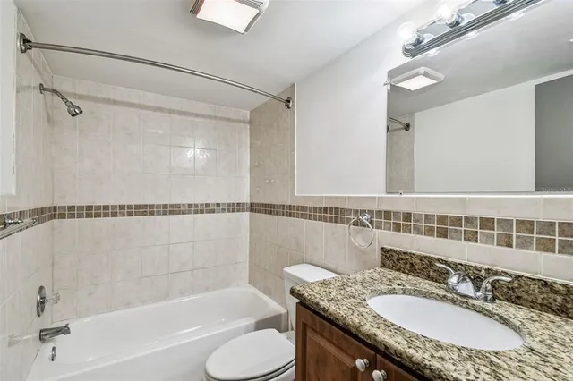 $160,000 | 5221 Bayshore Boulevard, Unit 21, Tampa, FL 33611