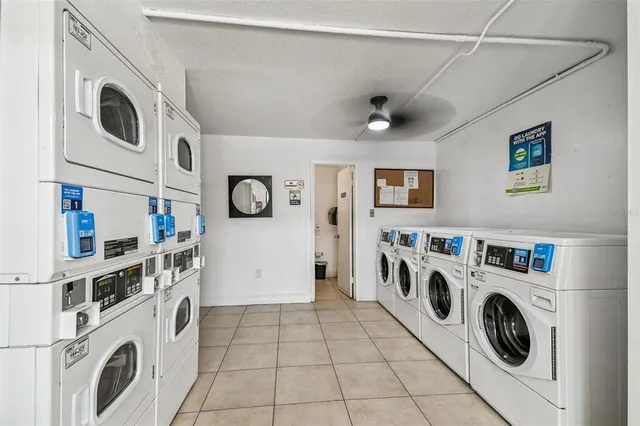 $160,000 | 5221 Bayshore Boulevard, Unit 21, Tampa, FL 33611