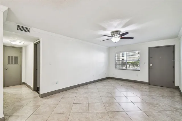 $160,000 | 5221 Bayshore Boulevard, Unit 21, Tampa, FL 33611