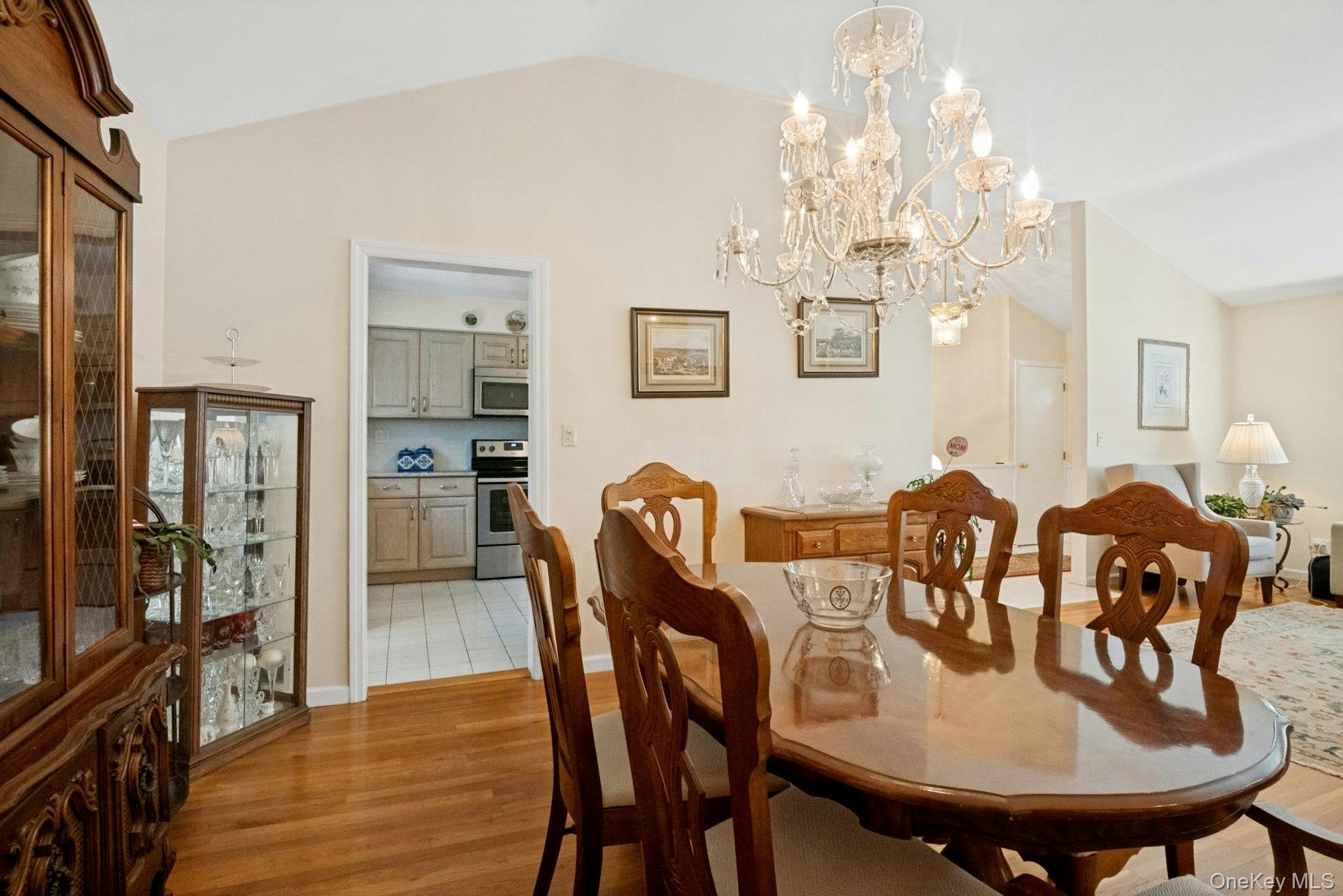 82 Holbrooke Road White Plains, NY 10605 - Photo 13 of 33