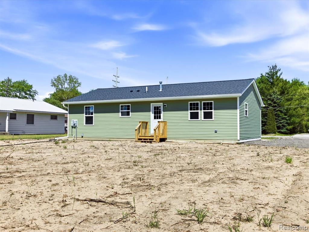 2941 Beach Road Port Huron, MI 48060 - Photo 4 of 30