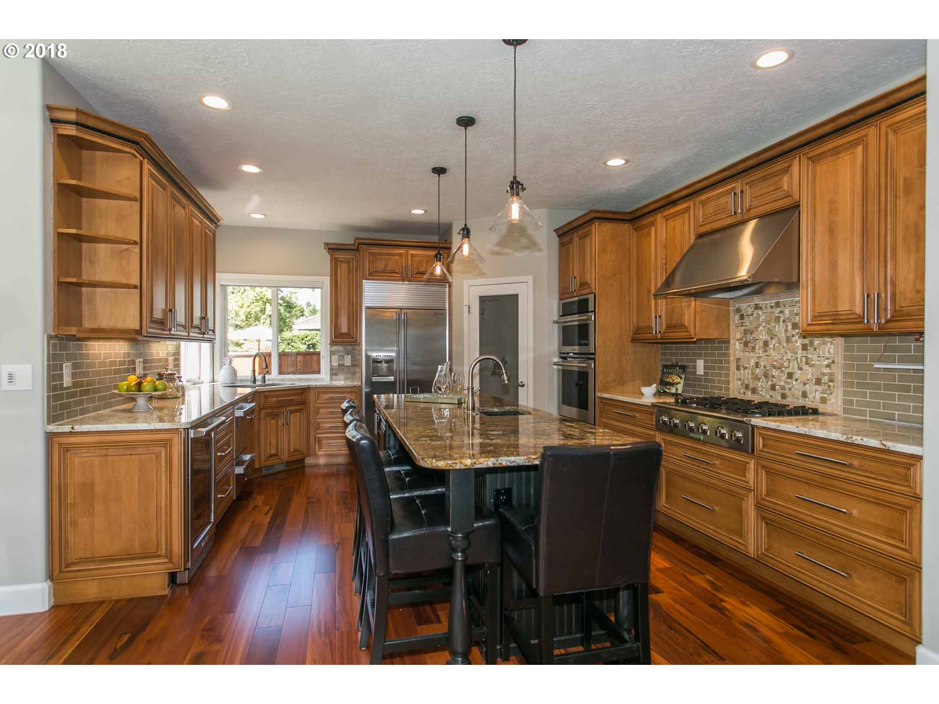28837 Southwest Cascade Loop Wilsonville, OR 97070 - Photo 8 of 32 Gallery Image 8