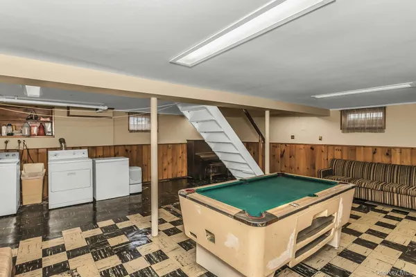 $699,000 | 247 Knollwood Lane, Seaford, NY 11783