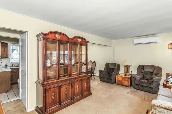 $699,000 | 247 Knollwood Lane, Seaford, NY 11783
